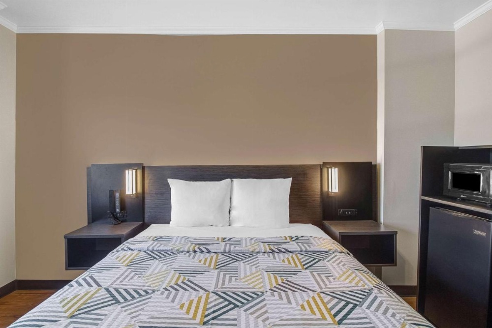 Deluxe Queen Room - Smoking